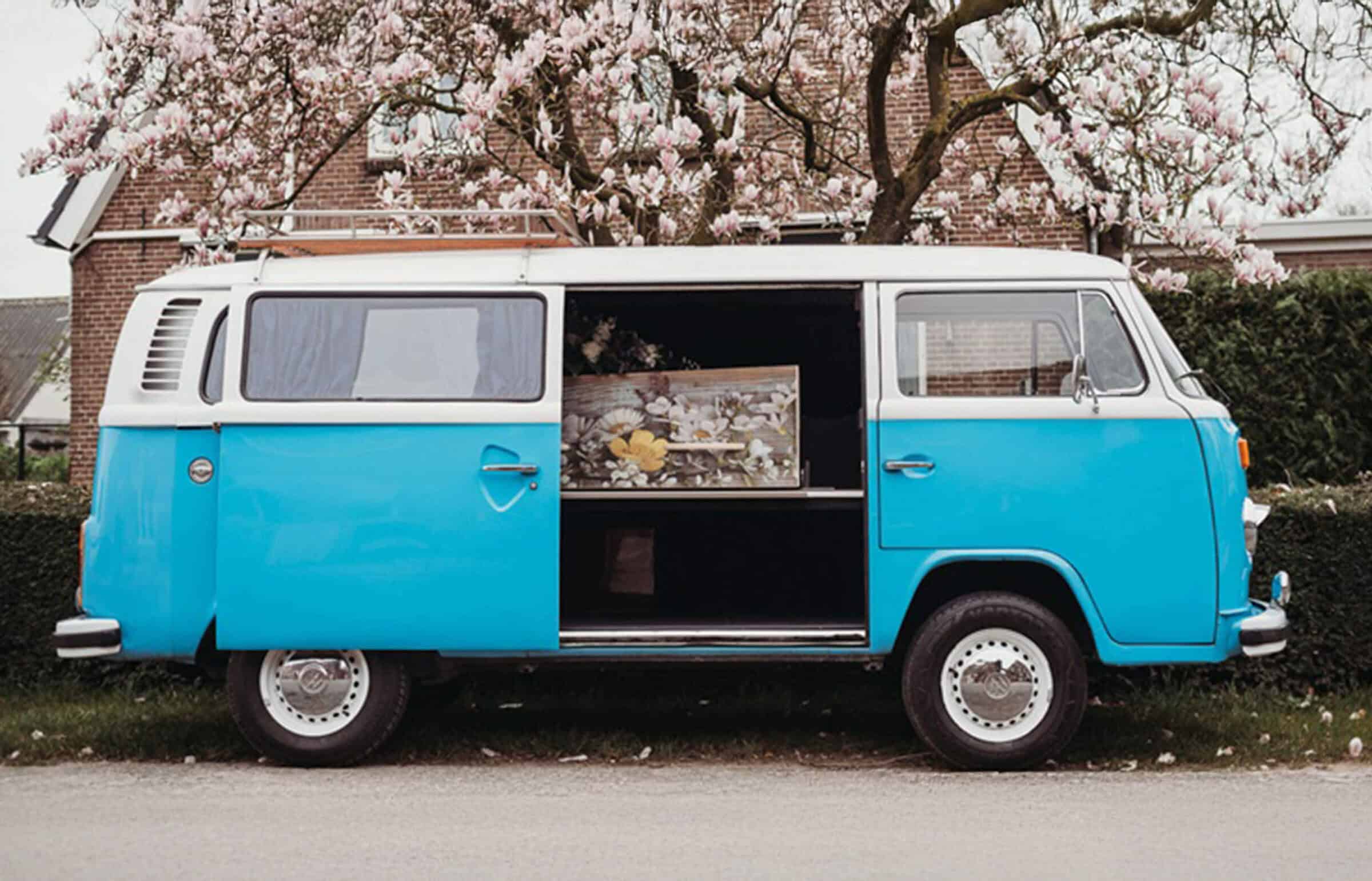 DVWB Mr Blue Rouwauto VW Busjes Header slider3